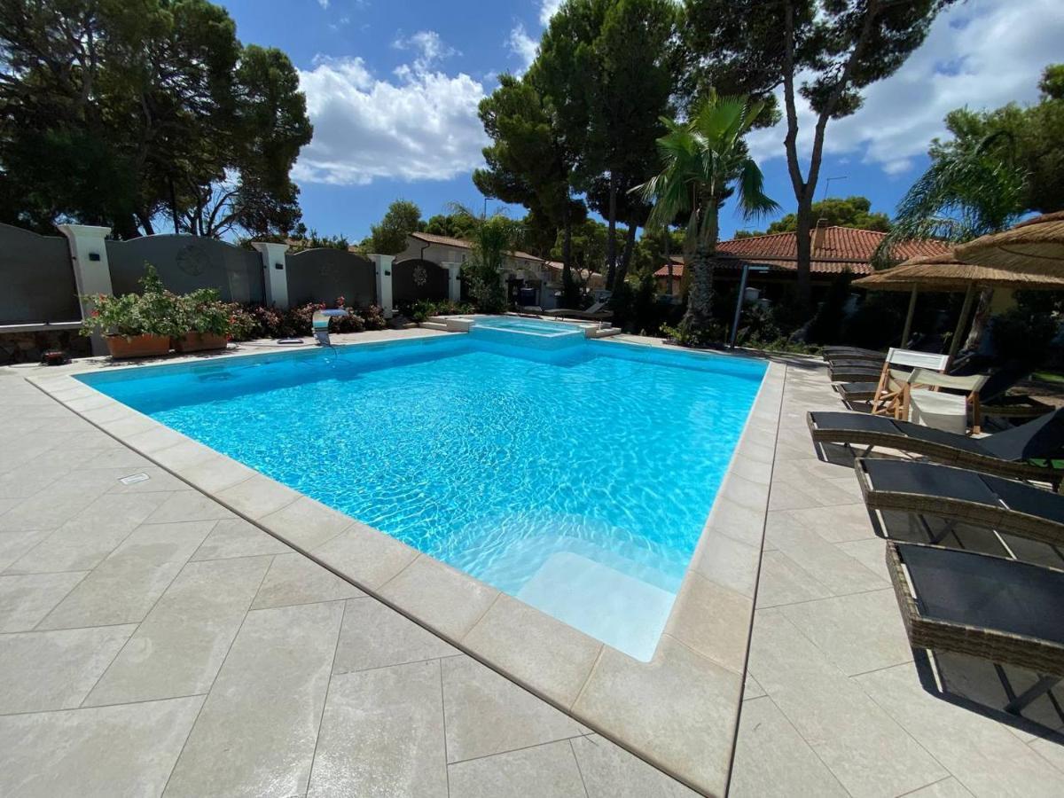 Villa Aquamarina Pavoncella Rossa Porto Pino Eksteriør billede
